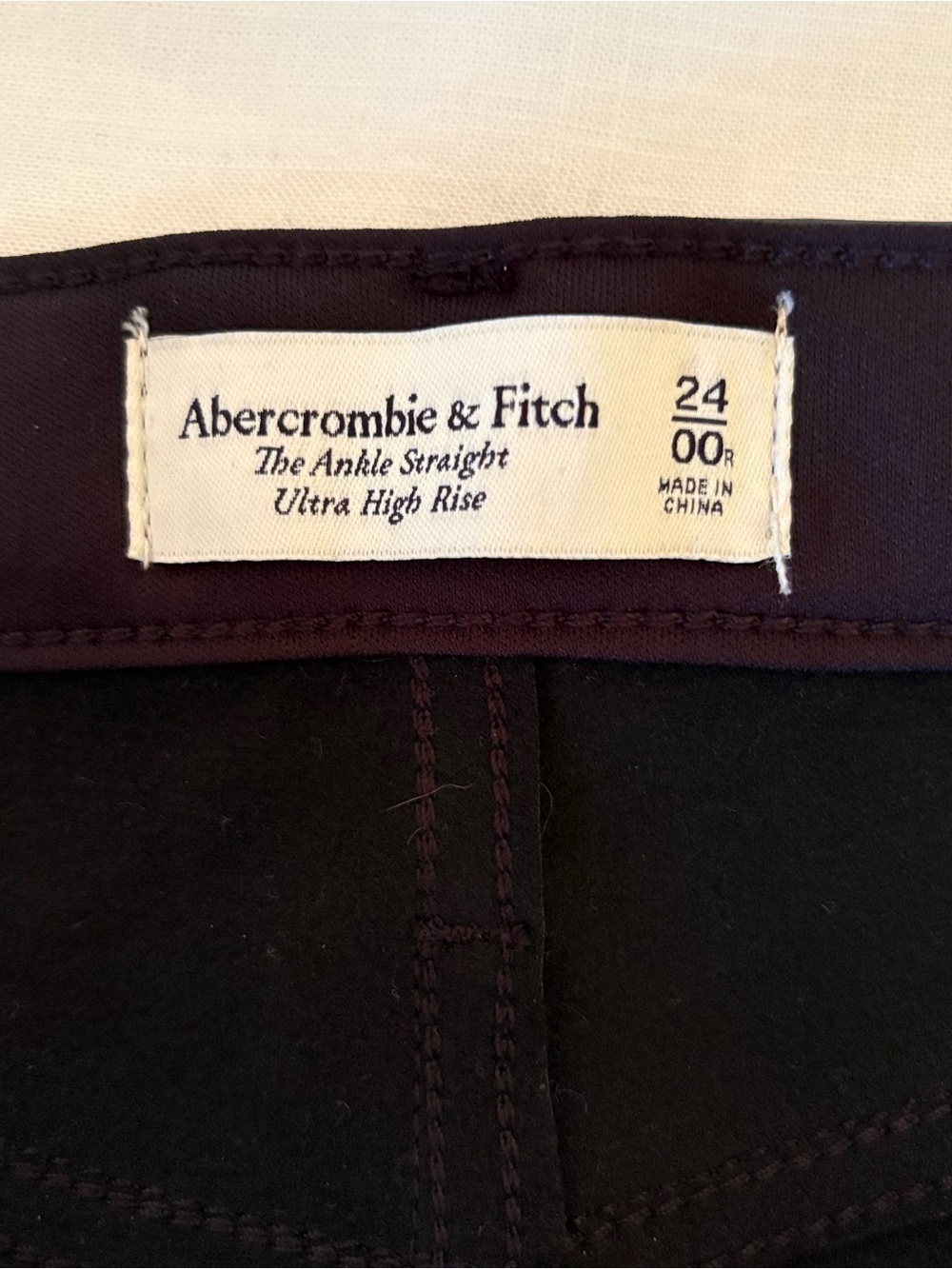 Abercrombie & Fitch Women’s ankle straight black Leather-Trim Jeans. Size 24 - Picture 8 of 9